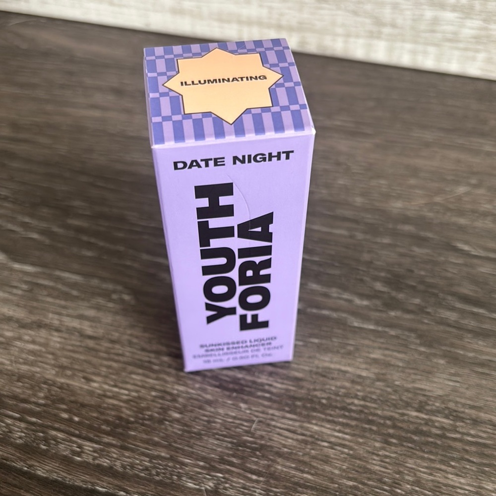 Youth Foria Date Night Illuminating Highlighter